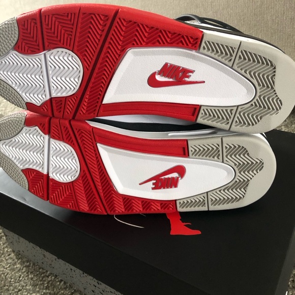 Air Jordan 4 “Fire Red” 4’s (2020 Release) - Picture 5 of 8